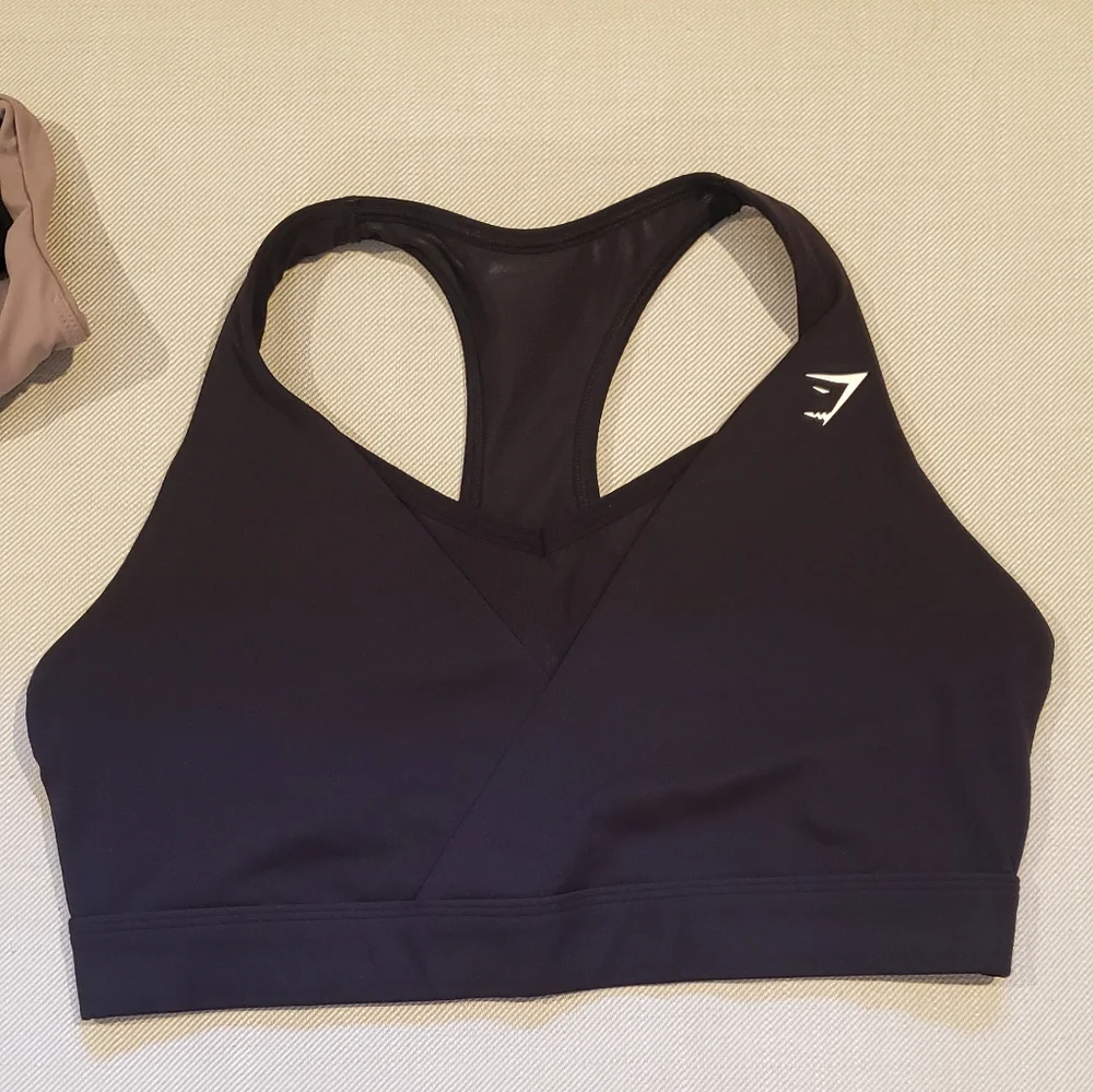 Gymshark Women's Black and Mauve Sports Bra Set - Picture 3 of 10